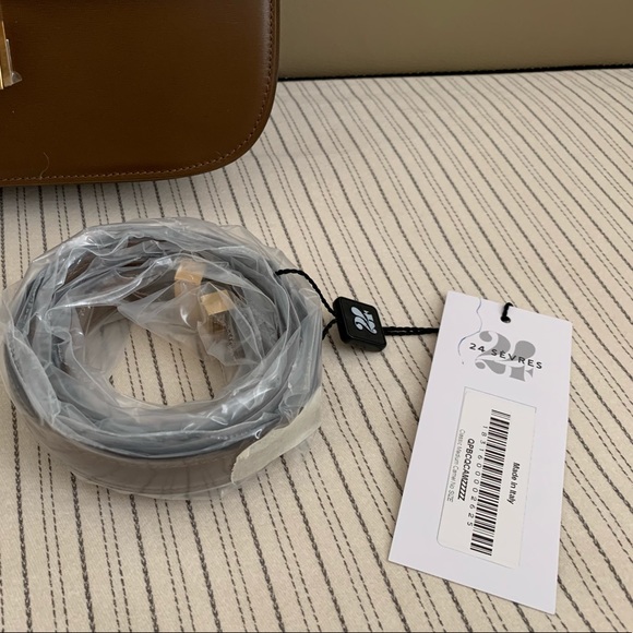 Celine classic medium, camel, brand new! - Picture 6 of 6